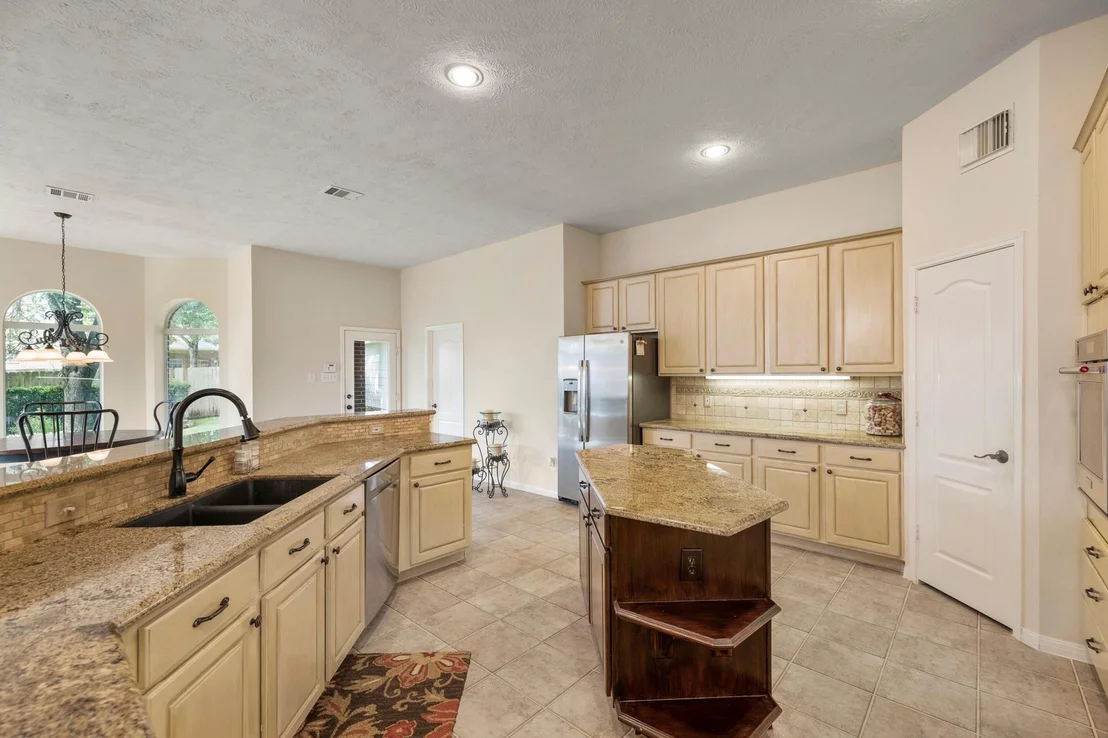Photo of 6615 Haughton Drive