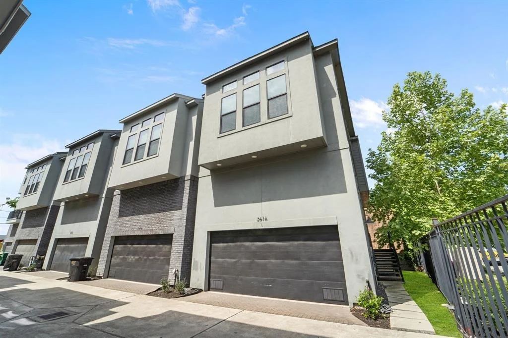 Photo of Unit A at 2616 Riverside Drive