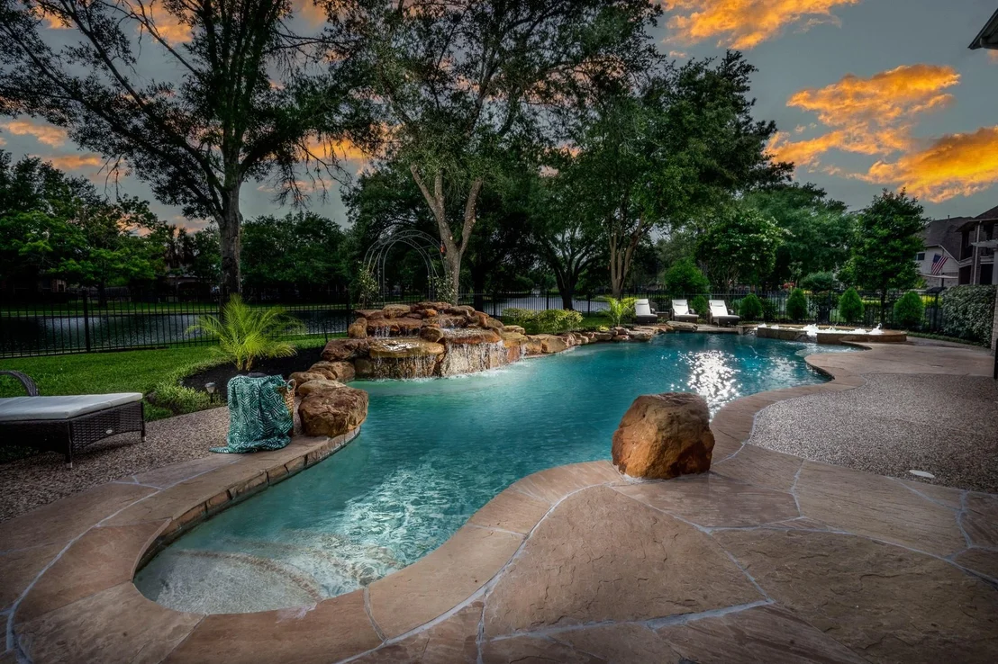 Photo of 15903 Lake Loop Drive