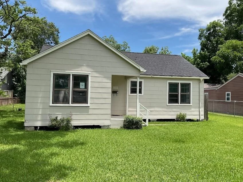 Photo of 2302 Oaklawn Drive