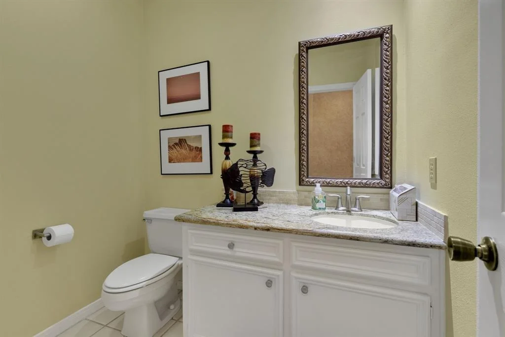 Photo of 251 Lake Oaks Boulevard