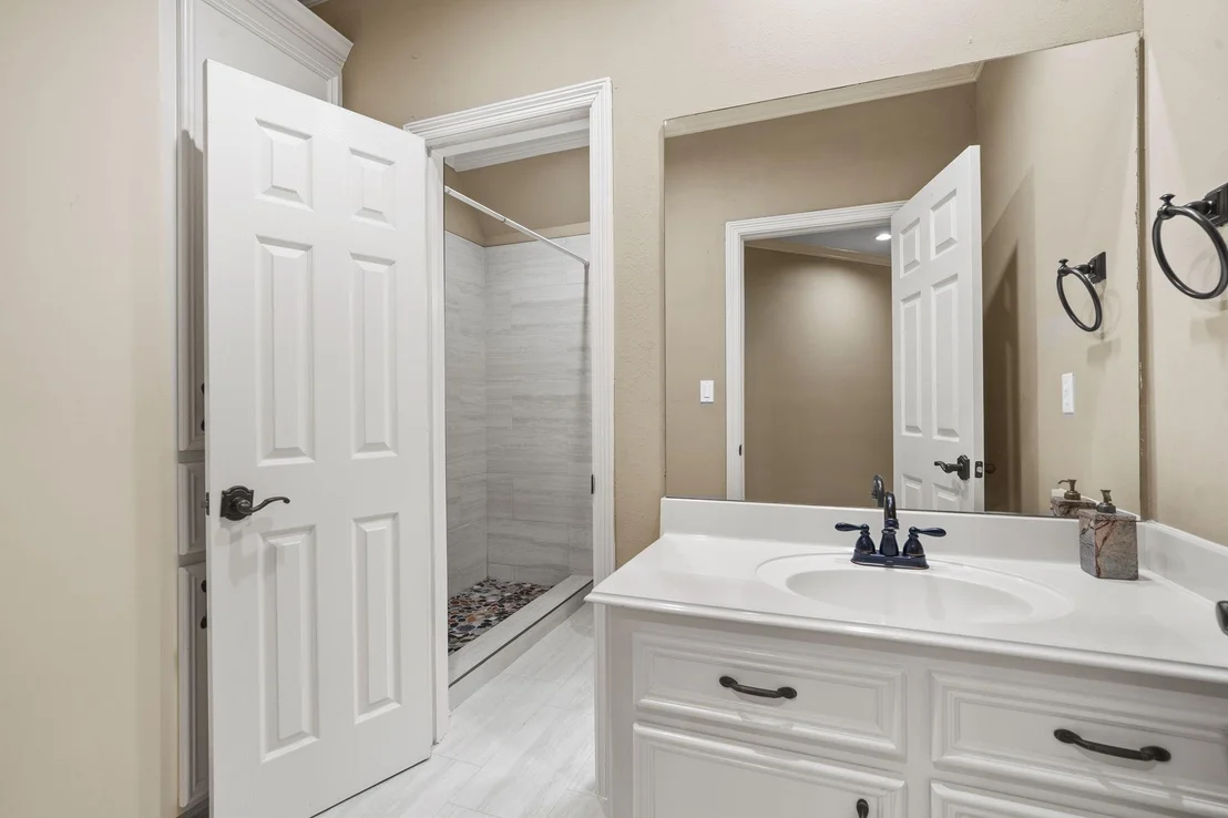 Photo of 8214 Forest Gate Drive