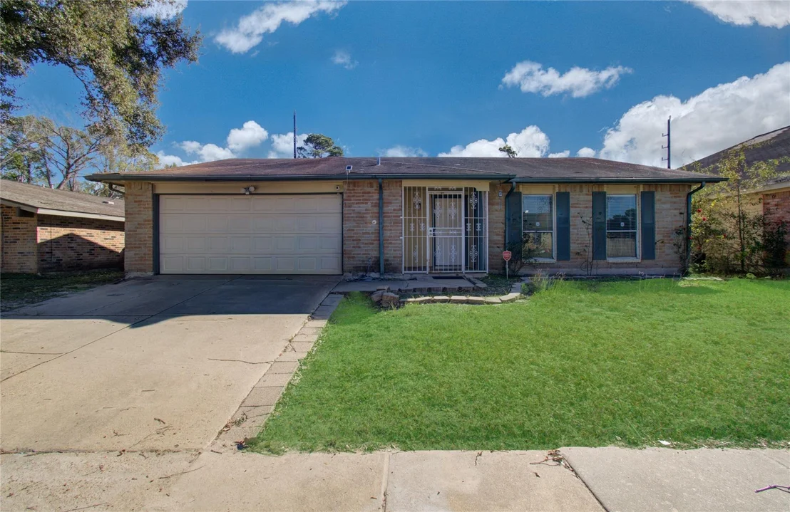 Photo of 8014 Streamside Drive