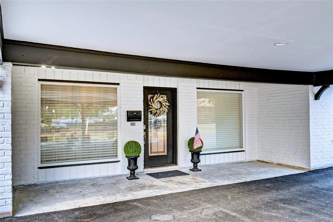 Photo of 6 Oak Hollow Circle