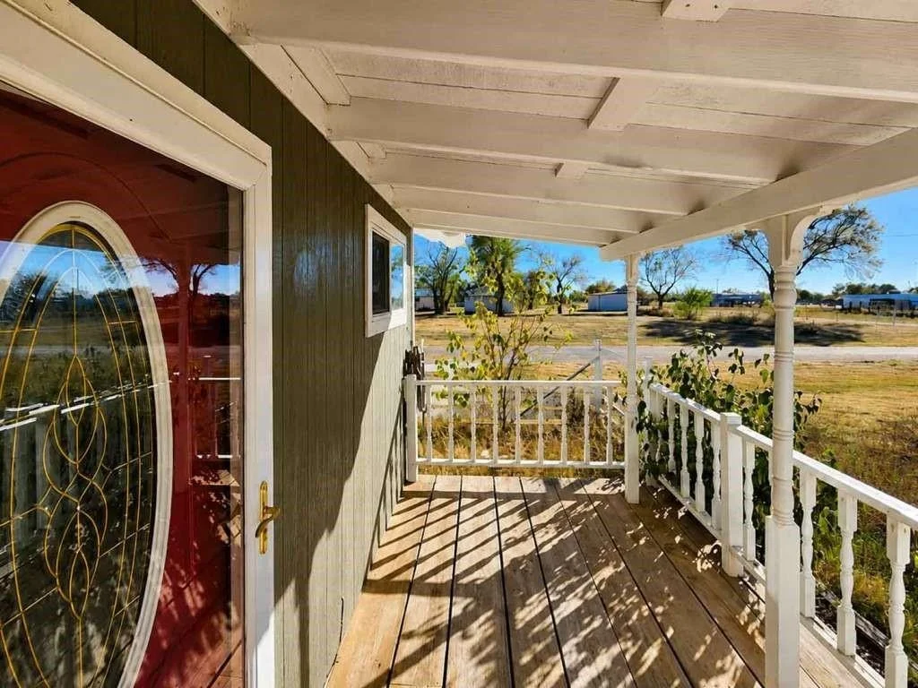Photo of 108 W 9th Street