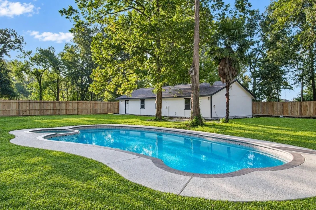 Photo of 16718 Charleston Drive