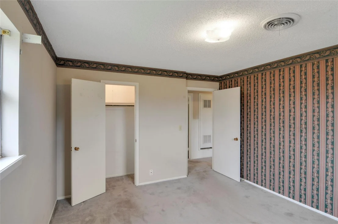 Photo of 802 Ridgelea Drive