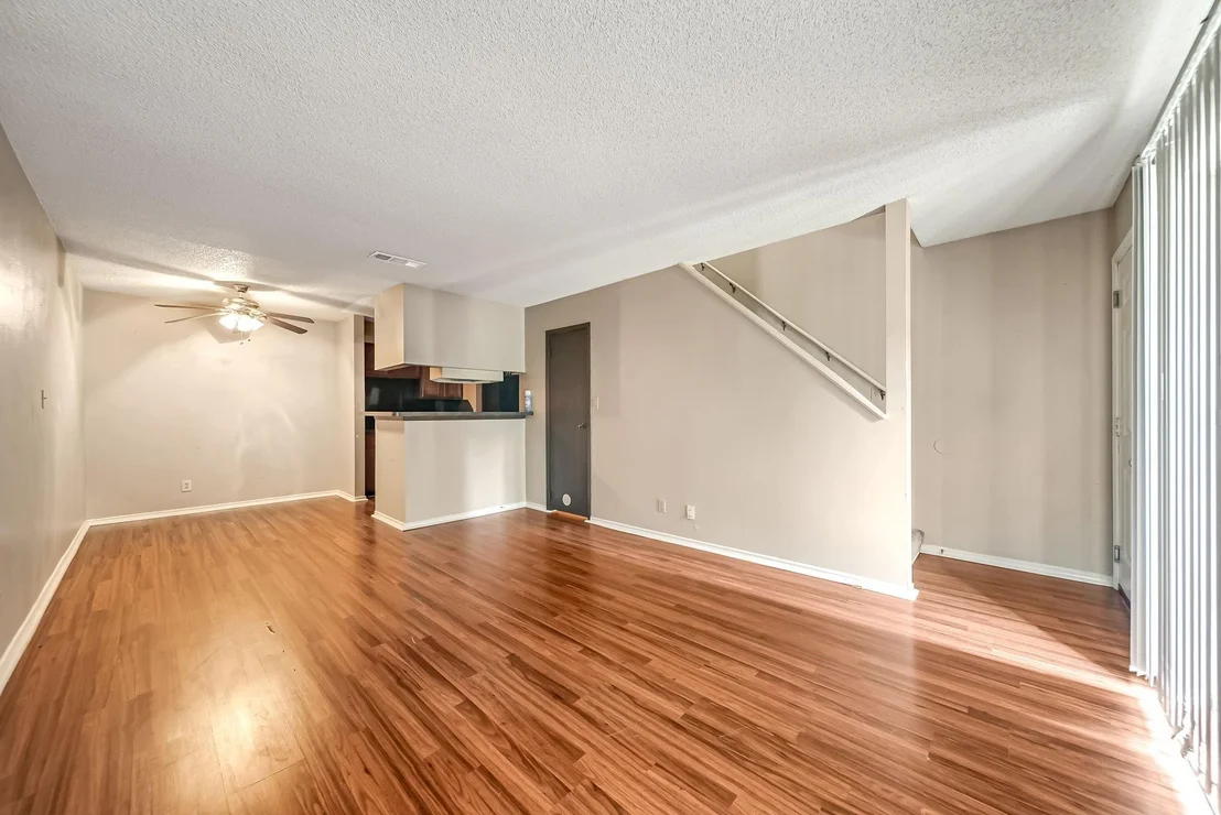 Photo of Unit 256D at 2501 Gulf Freeway