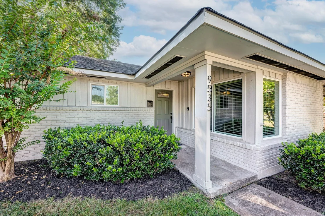 Photo of 9535 Vogue Lane