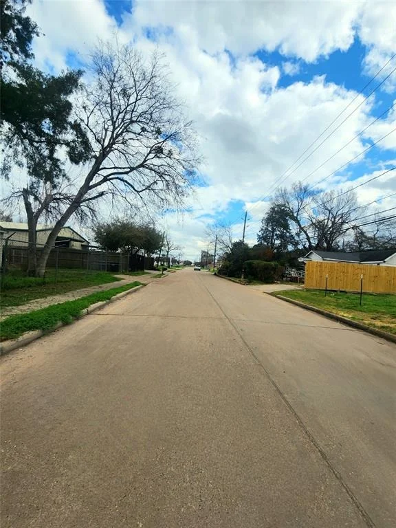Photo of 5811 Roberts Road