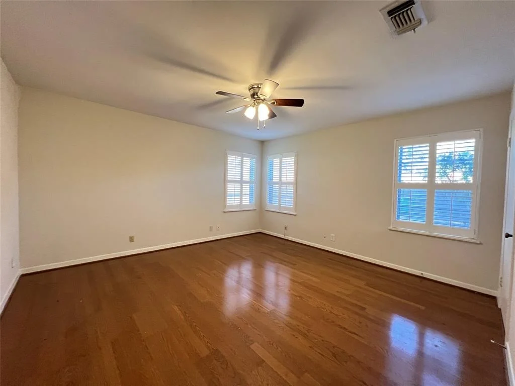 Photo of 4602 Redstart Street