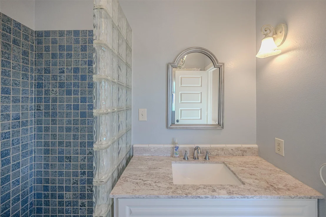 Photo of 2701 Bluebonnet Boulevard