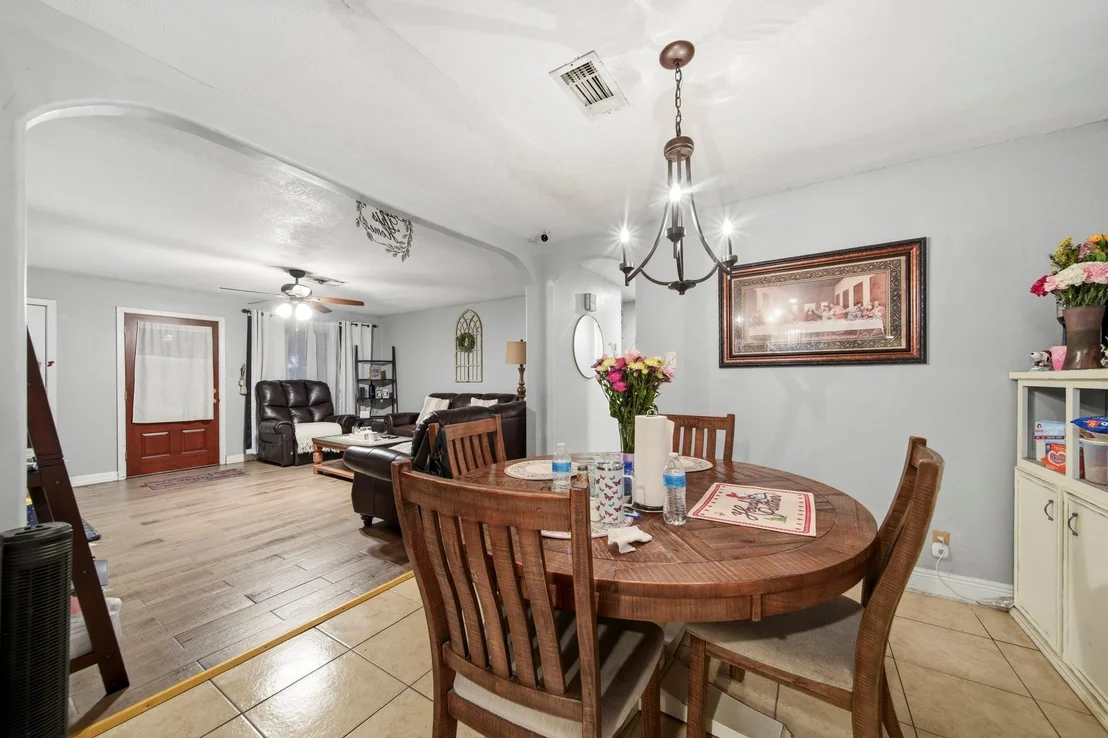 Photo of 731 Meneley Road