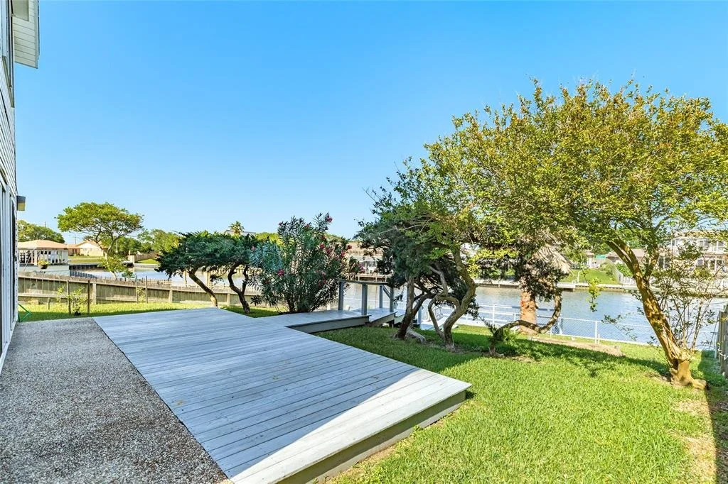 Photo of 8 Lakeview Drive