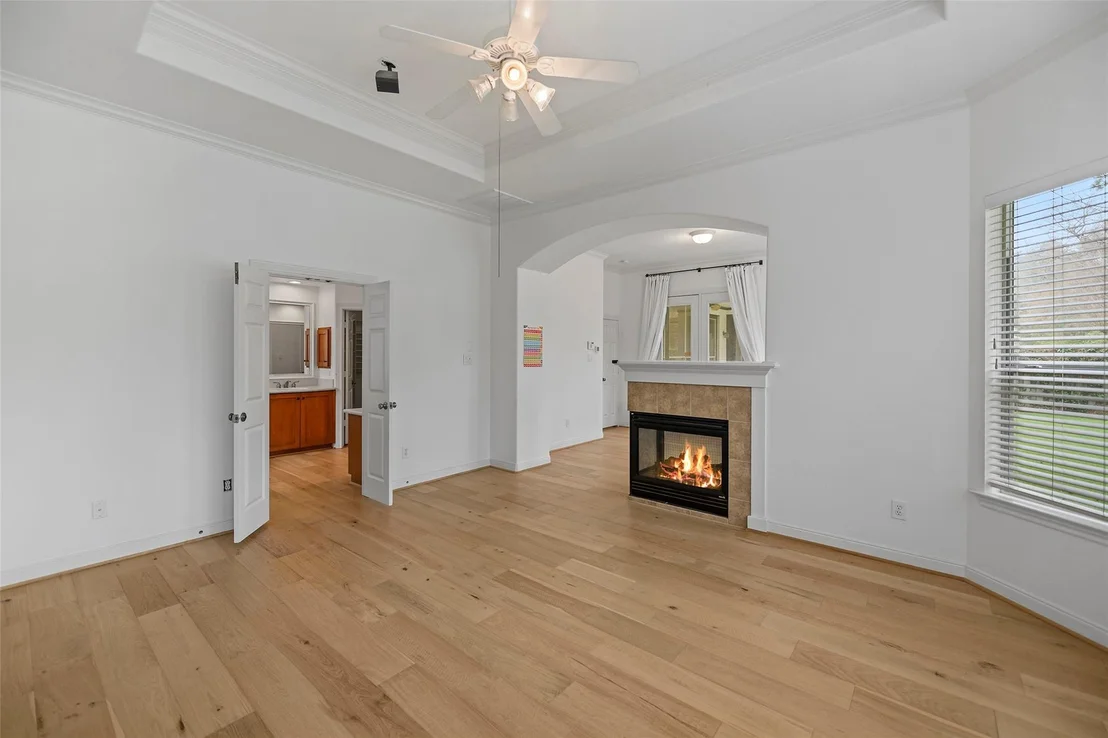 Photo of 98 E Beckonvale Circle