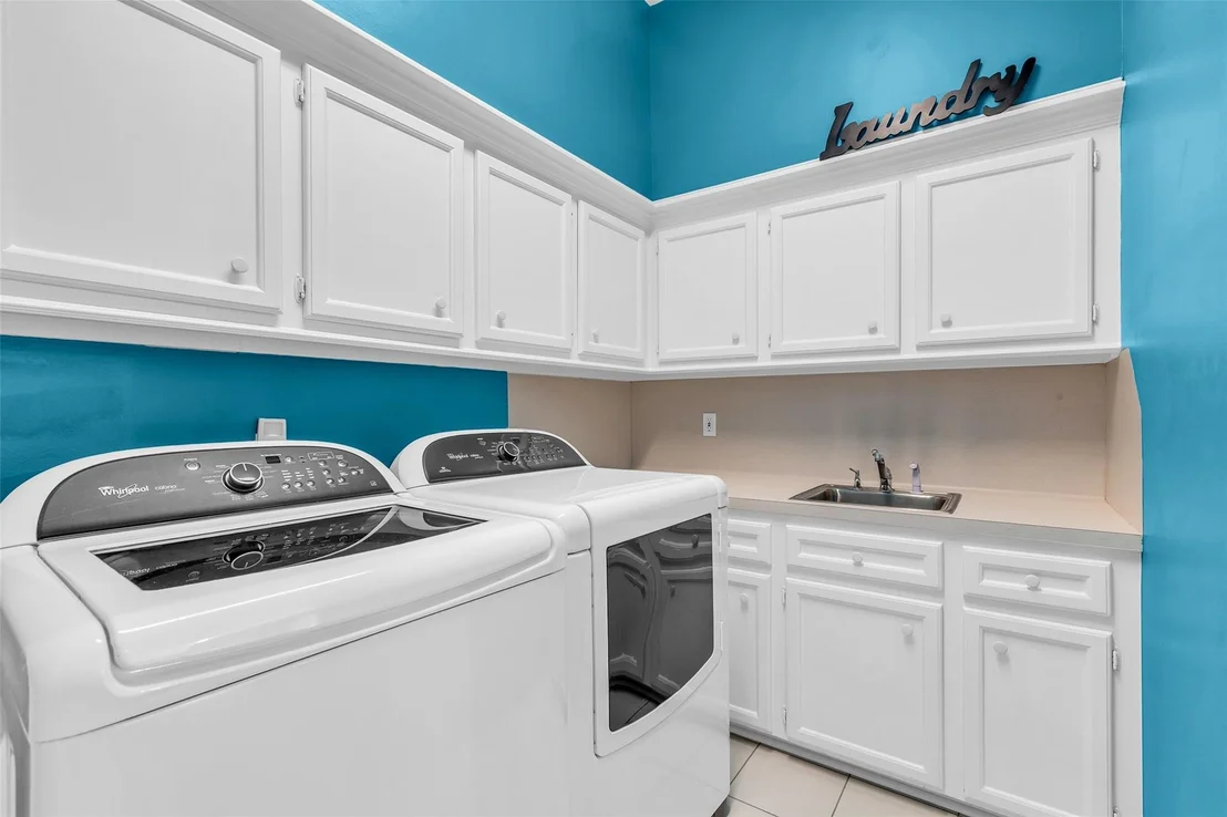 Photo of 566 Edgewood Drive
