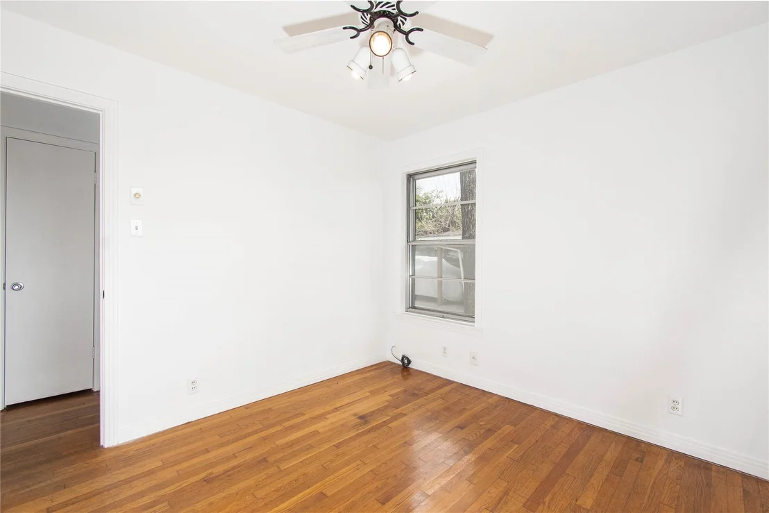 Photo of 301 E Walker Avenue