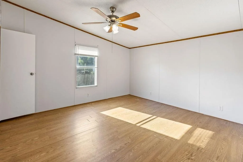 Photo of 182 Carmen Boulevard