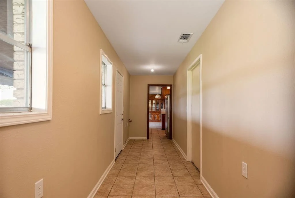 Photo of 587 Seakist Road