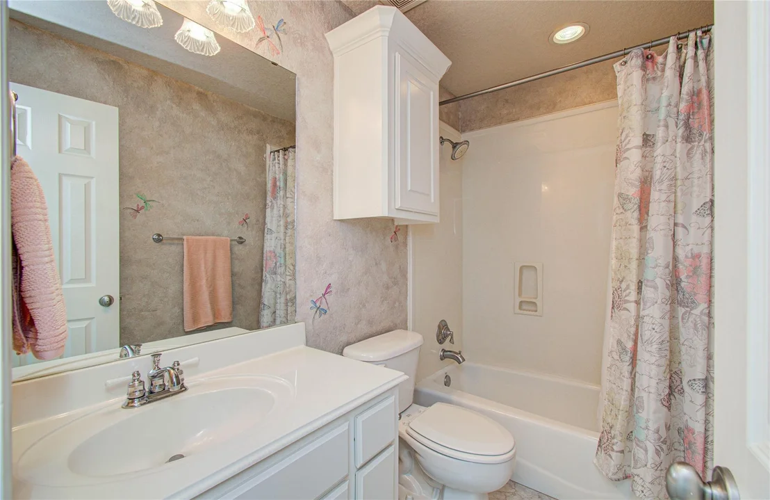 Photo of 805 Enchanted Oaks Drive