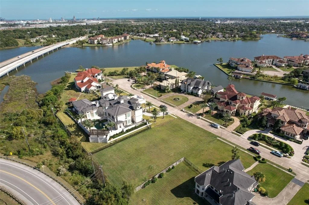 Photo of 1780 Shore Line Drive