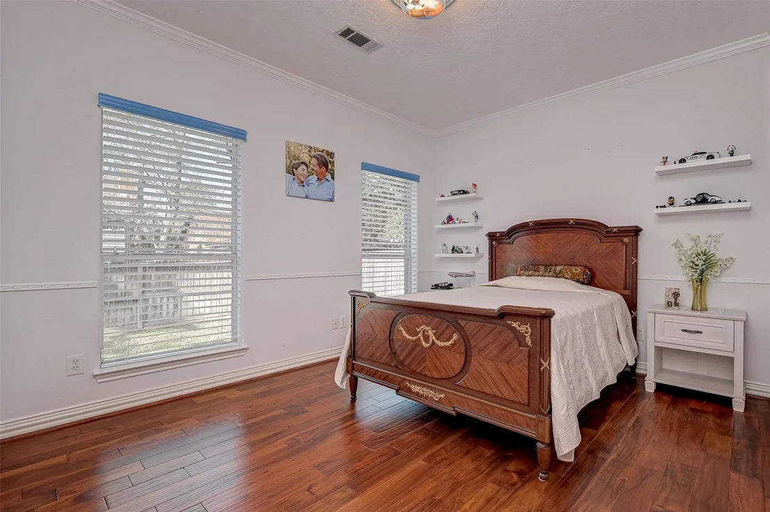 Photo of 715 Somerset Street