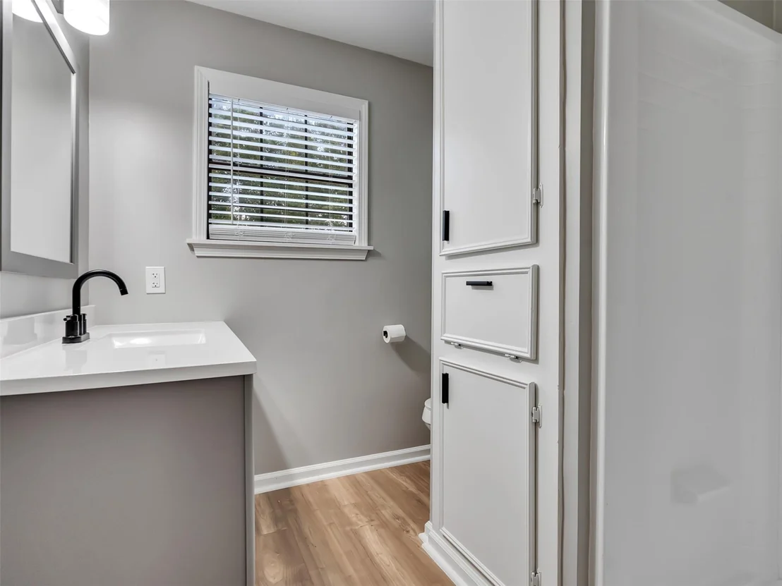 Photo of 351 White Oak Drive