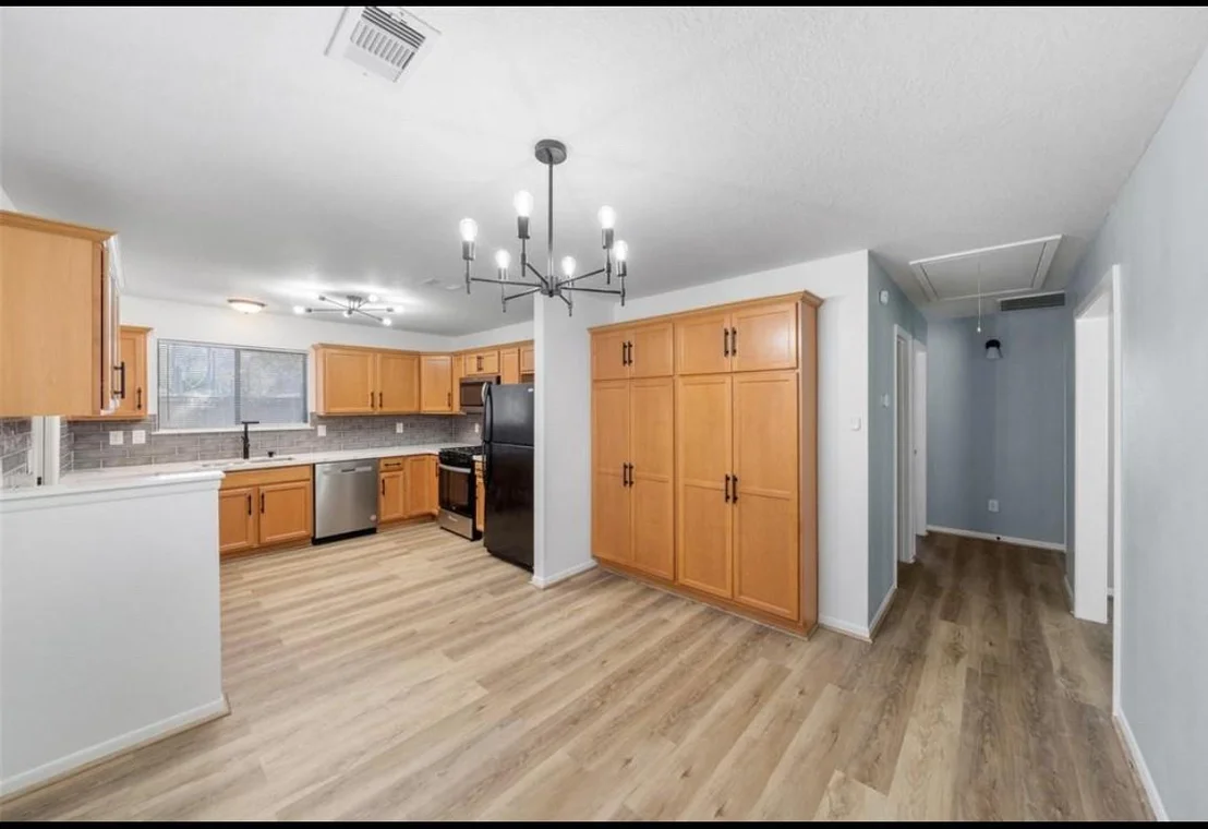 Photo of 2611 Center Street