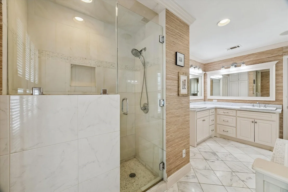 Photo of 6143 Chevy Chase Drive