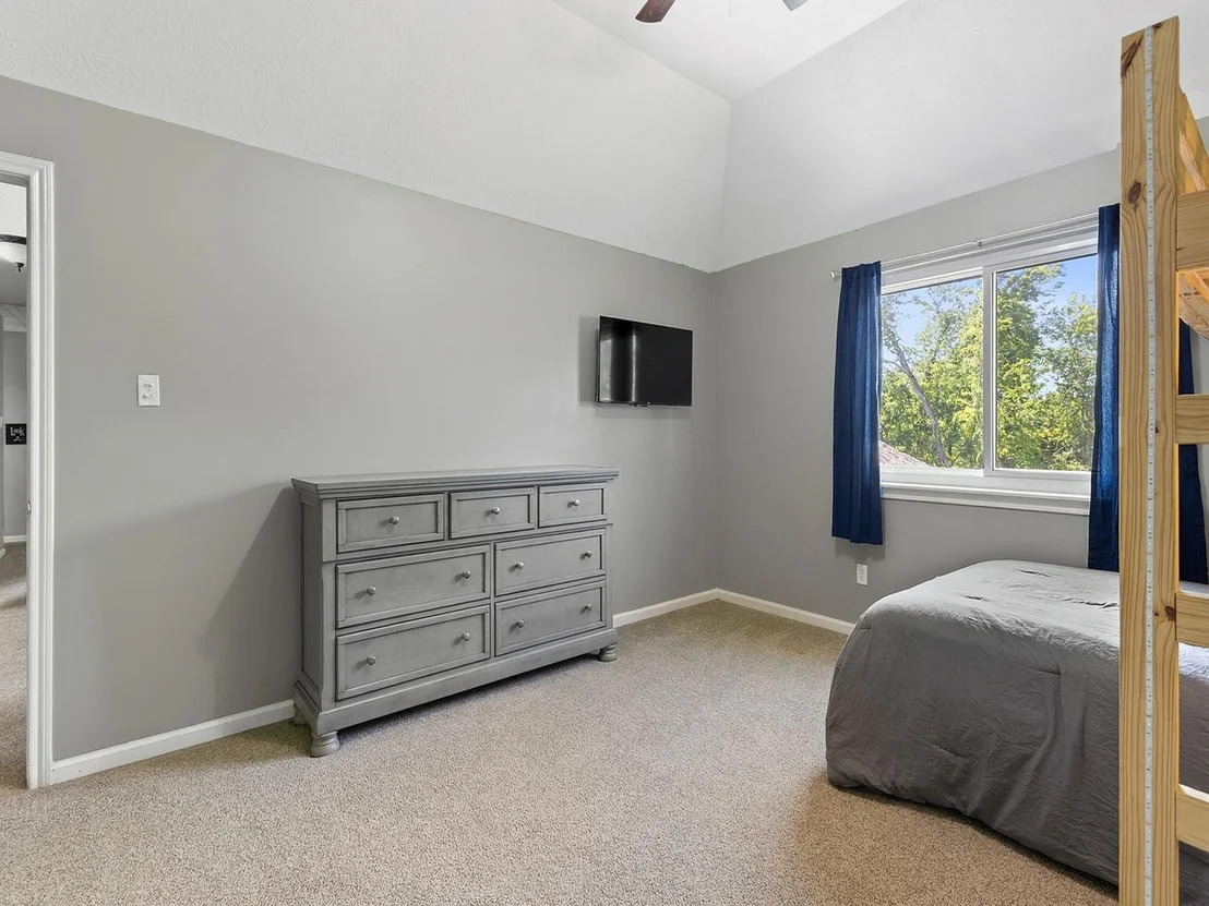 Photo of 402 Windsor Drive