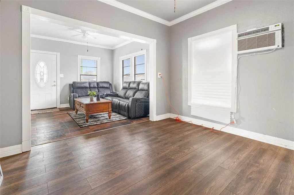 Photo of 710 W 5th Street
