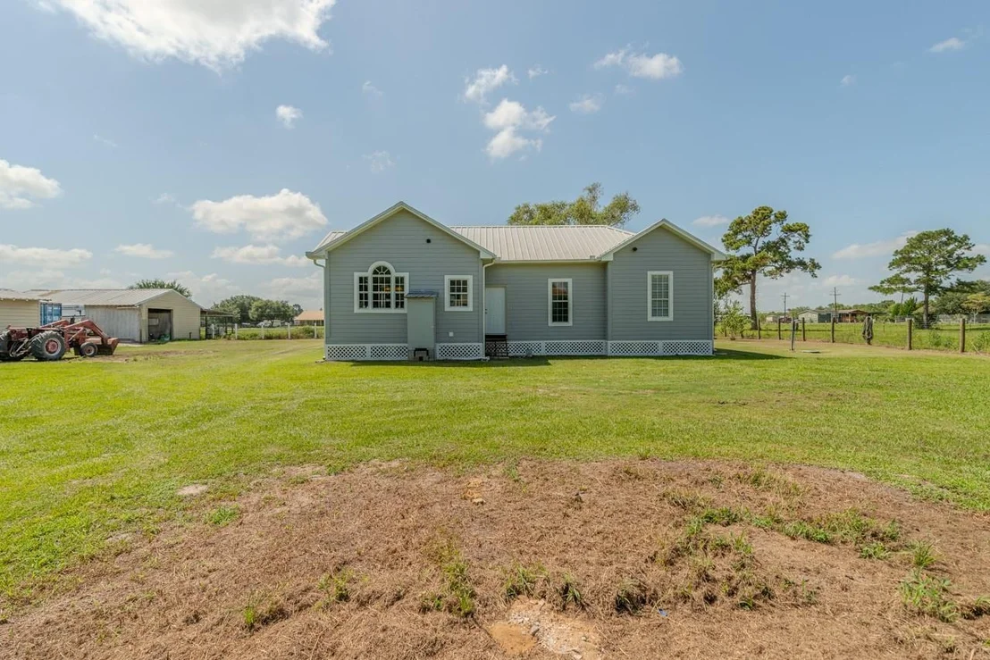 Photo of 1401 E Buccaneer Drive