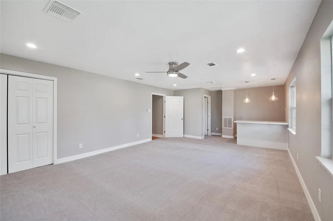 Photo of 5026 Saxon Drive