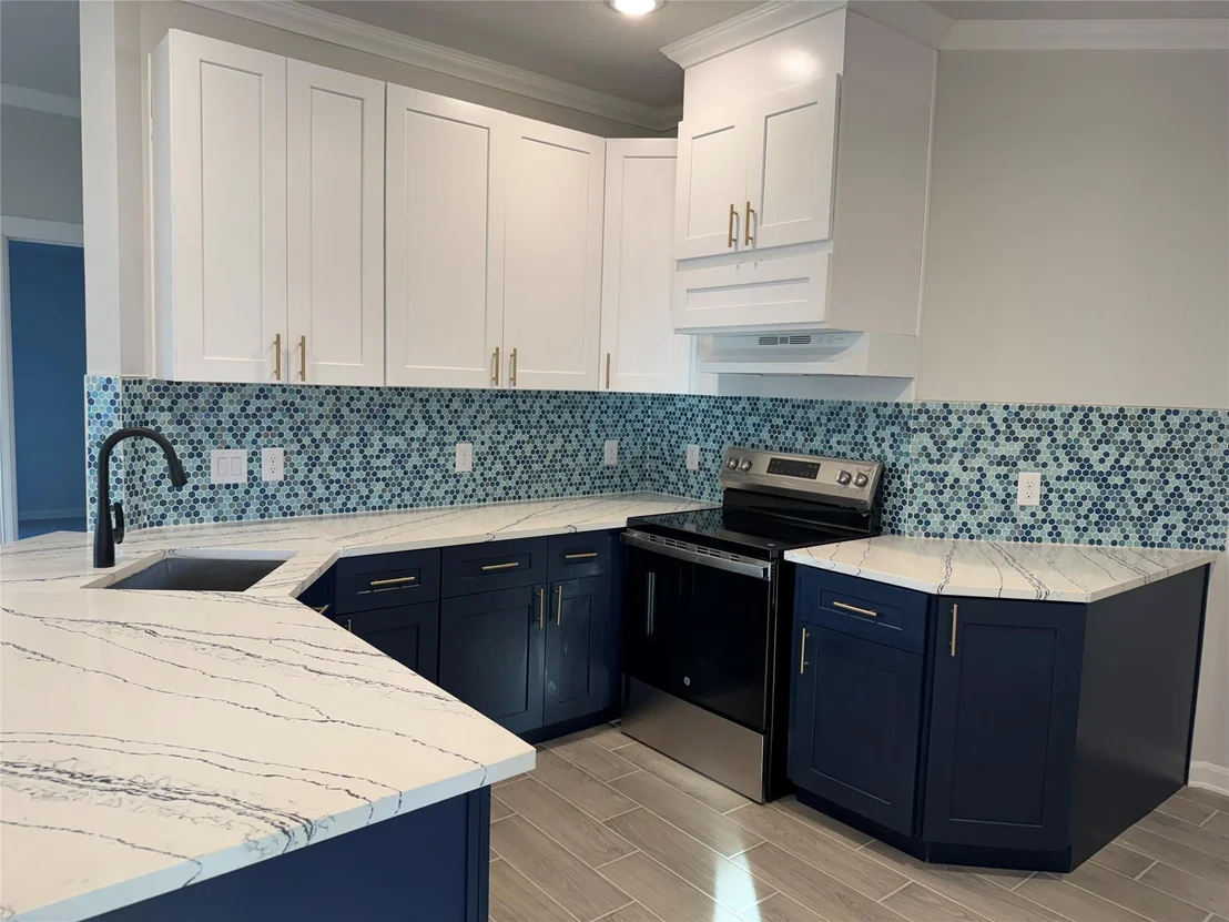 Photo of 6723 Windhaven Road