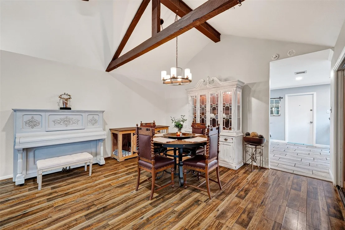 Photo of 1022 Apache Falls Drive