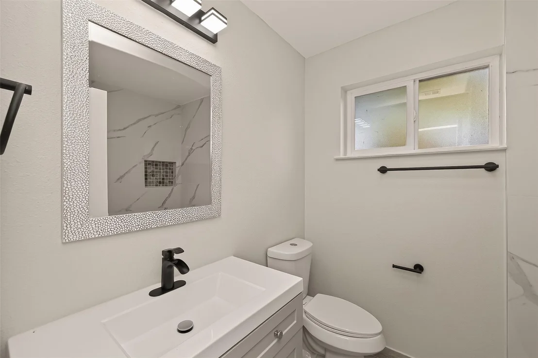 Photo of 118 W Doverfield Drive