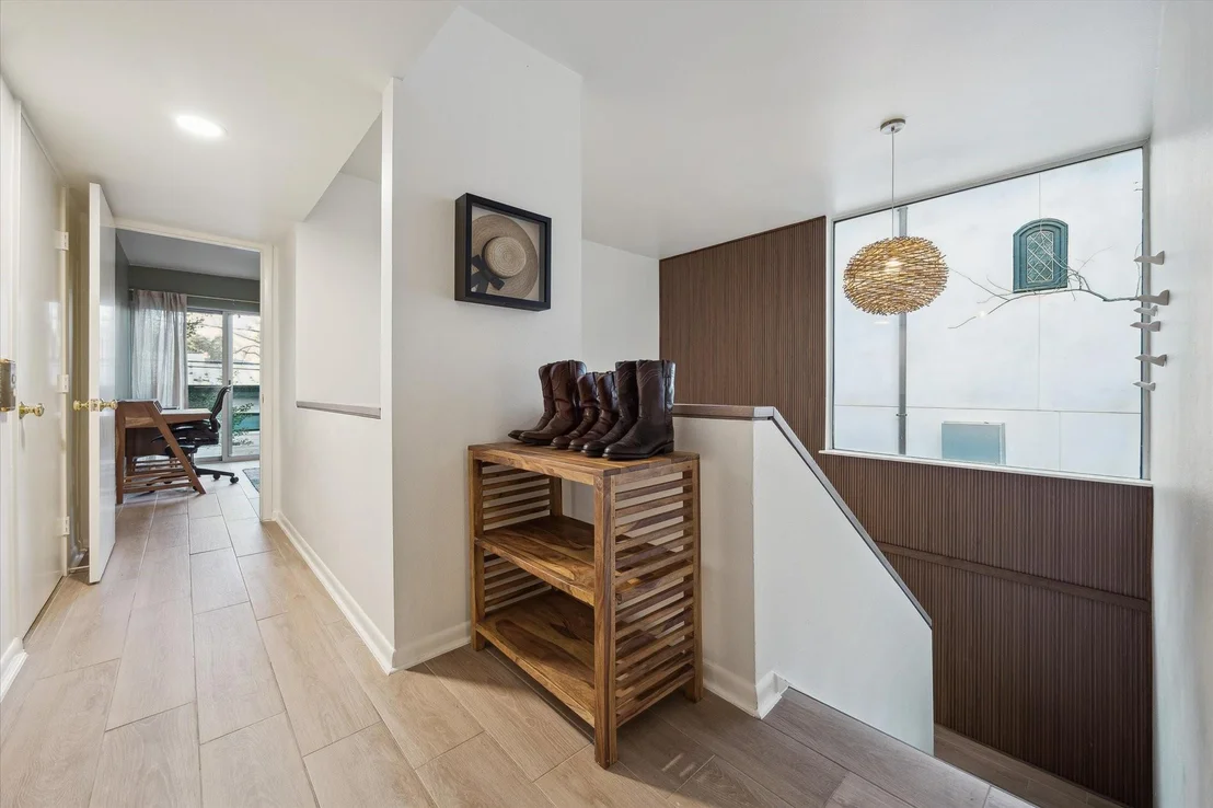 Photo of 2366 Dunstan Road
