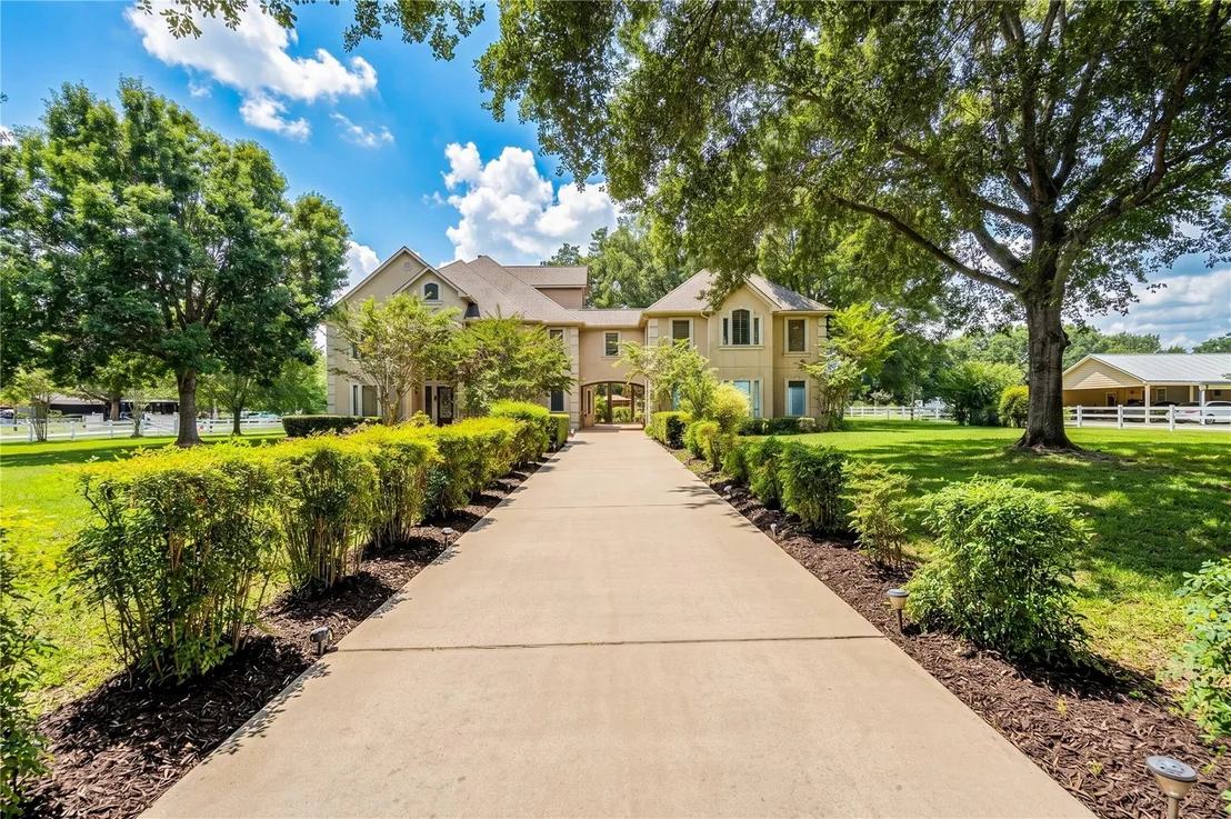 Photo of 200 Creekside Court