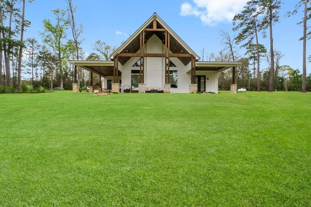 Photo of 410 Eagle Lake