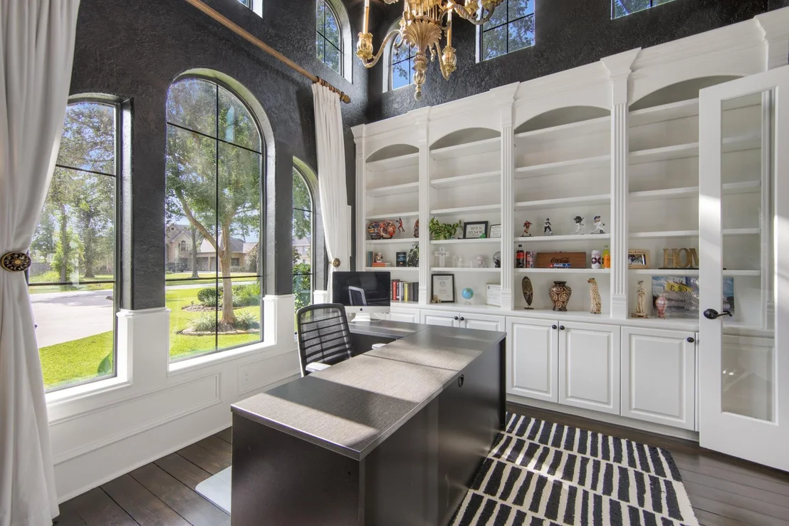 Photo of 17108 Lakeway Park