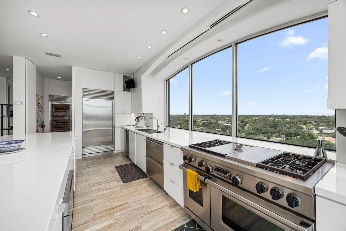 Photo of Unit PHE at 2701 Westheimer Road