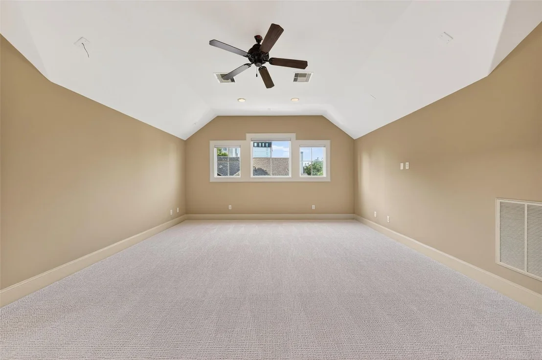 Photo of 2400 Avalon Place