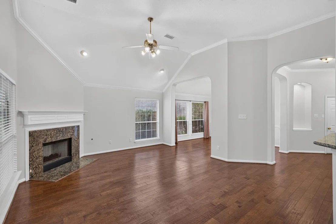 Photo of 186 N Millport Circle