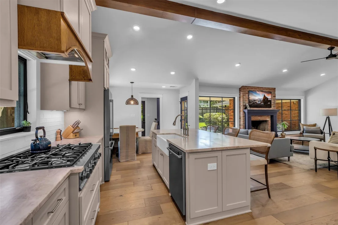 Photo of 606 Hallie Drive