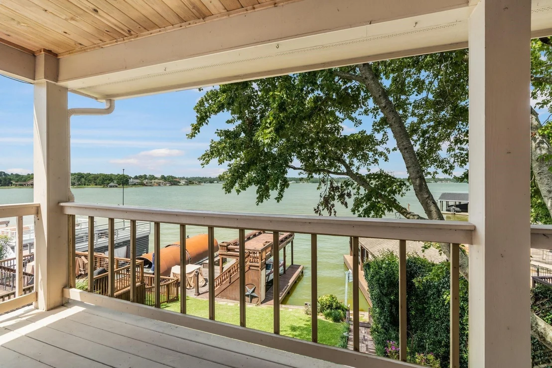 Photo of 1130 Lake View Drive