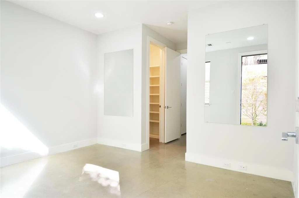 Photo of 2628 Greenbriar Drive