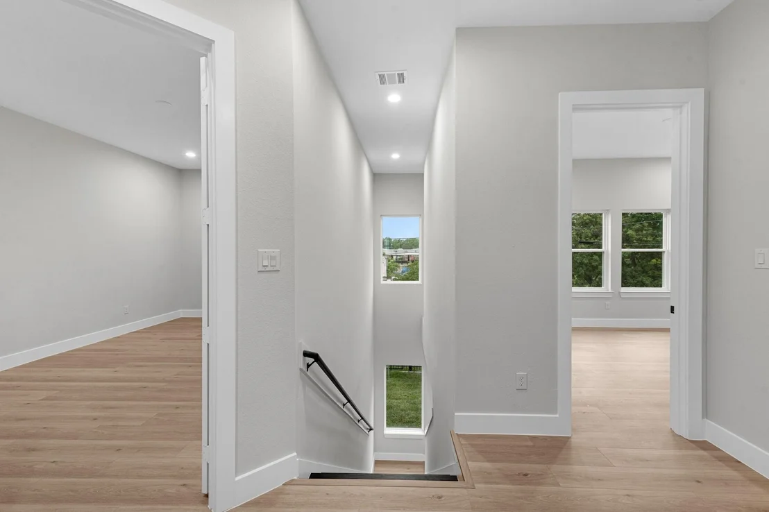 Photo of 2347 Knoblock