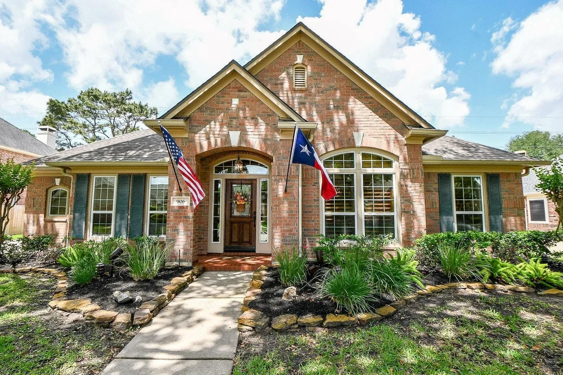 Photo of 906 Mahogany Run Drive