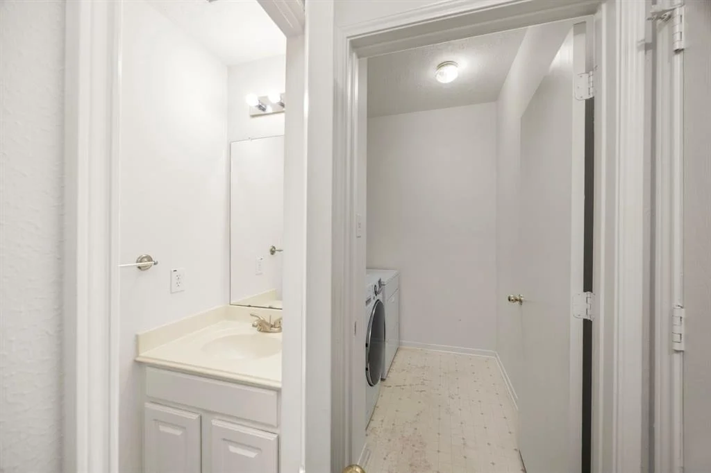 Photo of 9818 Goldenglade Drive
