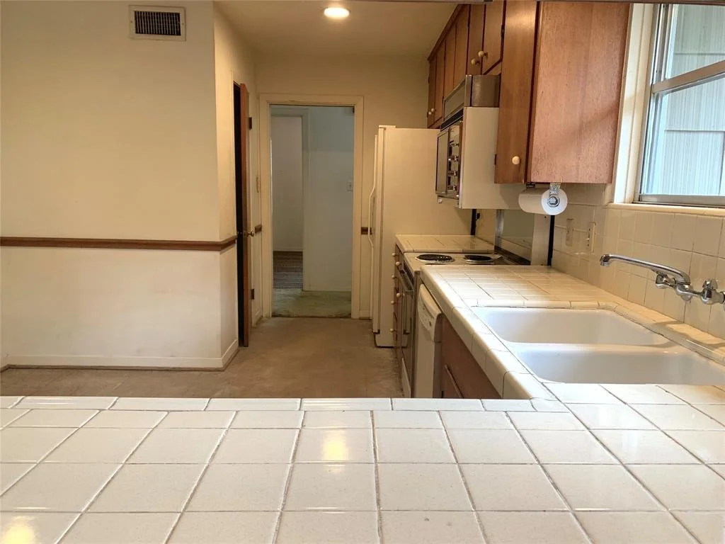 Photo of 4609 Redstart Street